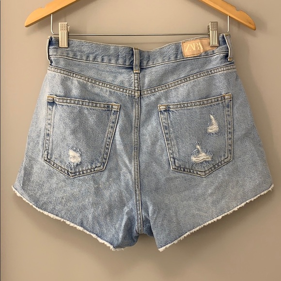 Size 4 ZARA shorts ! 💙✨ - Picture 3 of 4